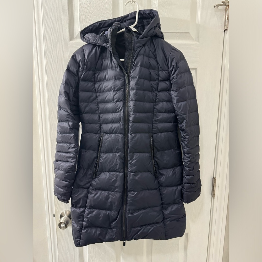 EUC Lululemon Brave the Cold Down Jacket, Size 6, Deep Indigo